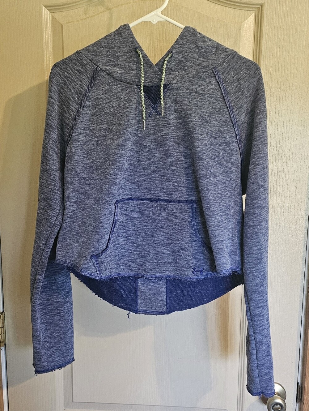 Vintage 2013 Distressed Under Armour Cropped Hoodie Medium